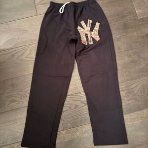 black sweat pants